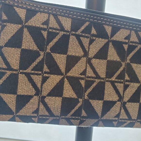 MAXX NY black & white PURSE - Picture 2 of 8